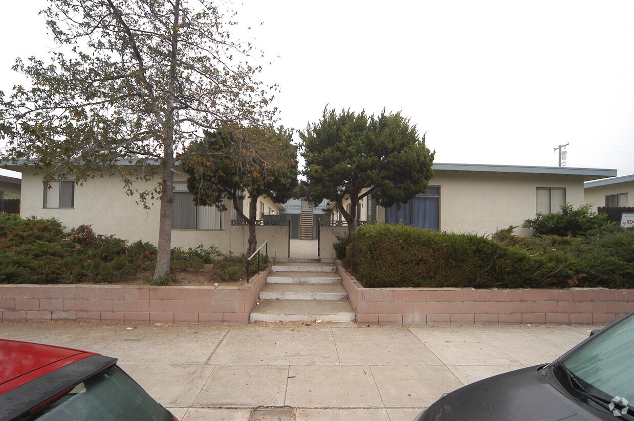 Building Photo - 5162 San Bernardino St