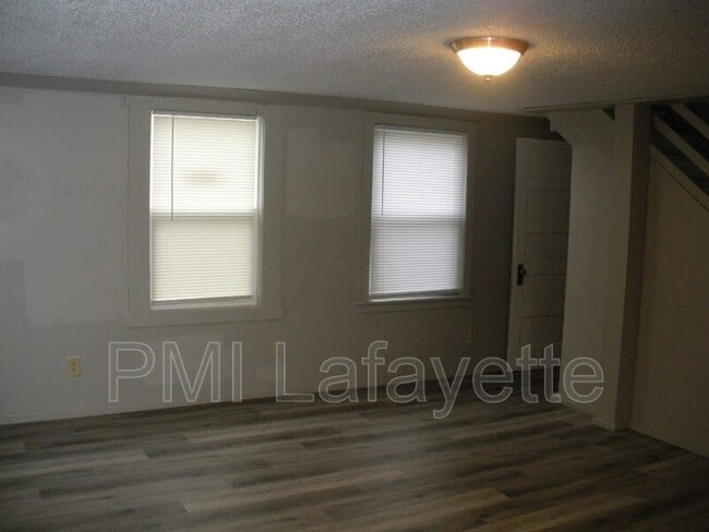 Building Photo - 106 E Vine St