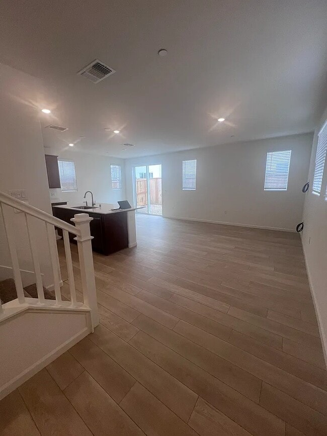 Building Photo - 1123 Bengal Loop
