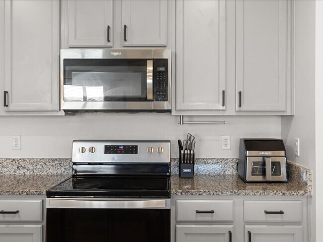 Foto del edificio - 2796 Grandbury Grove Rd