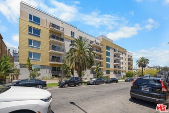 Building Photo - 2939 Leeward Ave