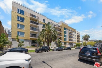 Building Photo - 2939 Leeward Ave