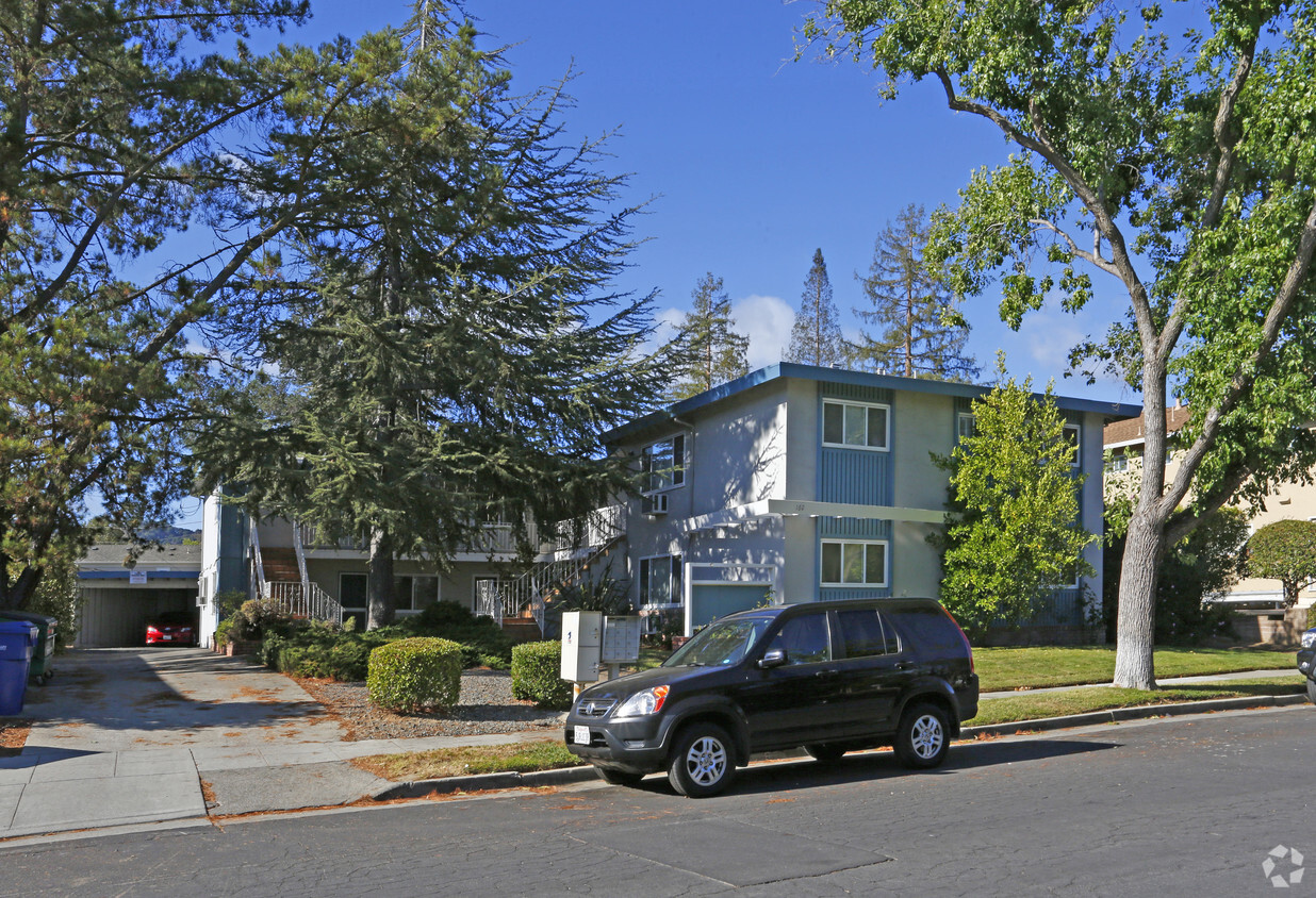 Primary Photo - 160 Towne Terrace