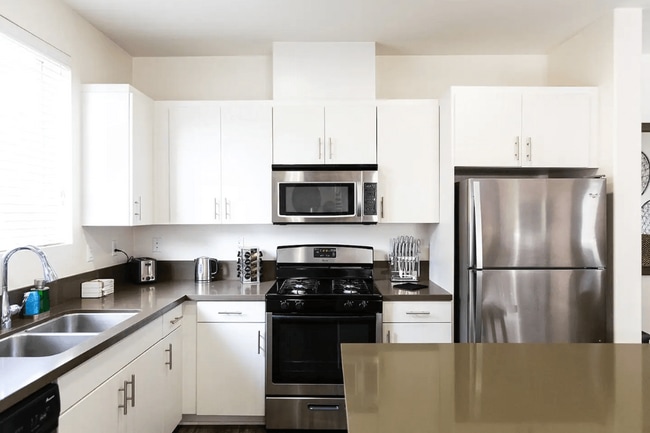 Foto del edificio - Paloma Apartment Homes