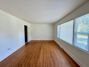 Building Photo - 3715 Fieldcrest Rd