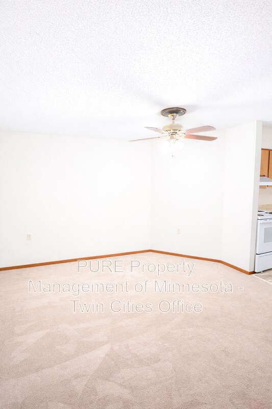 Foto del edificio - 221 Grand Ave W