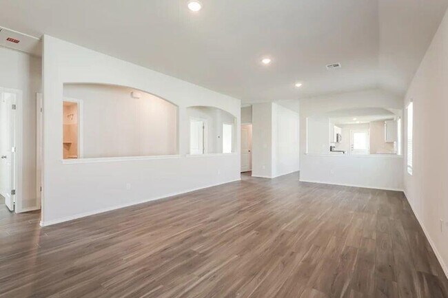 Foto del edificio - 2002 Redwood Ln