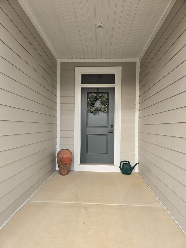 Foto del edificio - 211 Woodcreek Rd