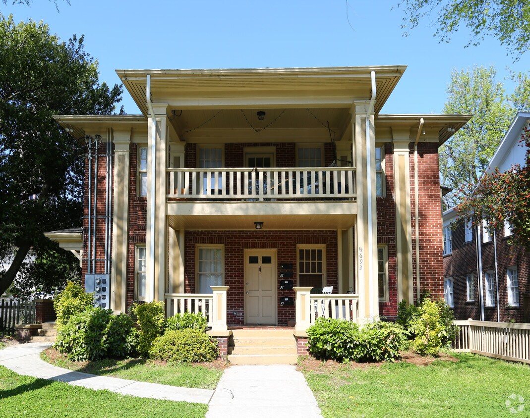 Building Photo - 692 Penn Ave NE
