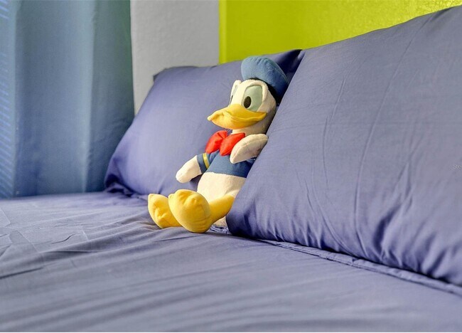 Foto del edificio - 4561 Yellowgold Rd E