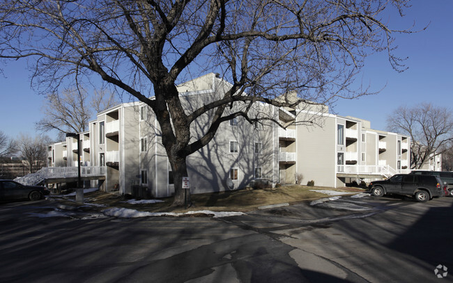 Foto del edificio - Grover Square Apartments