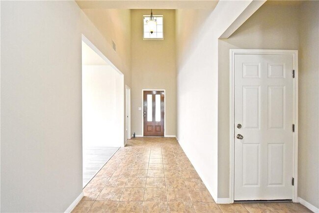 Building Photo - 1216 Willowbrook Dr