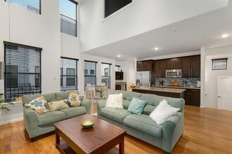 Building Photo - 1841 Radcliffe St