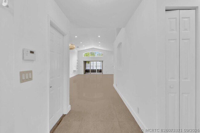 Building Photo - 3307 SW 49th St