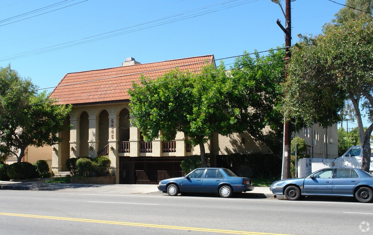 Primary Photo - 5545 Whitsett Ave