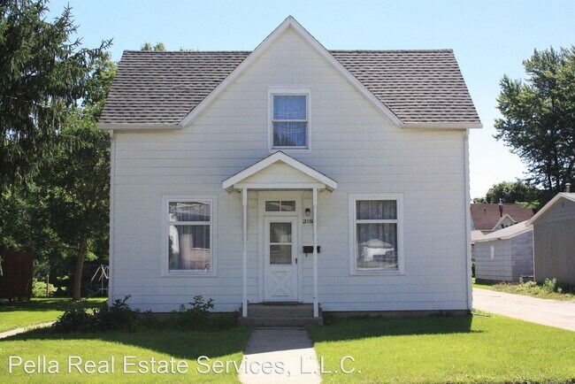 Building Photo - 4 br, 1.5 bath House - 216 E. First Street