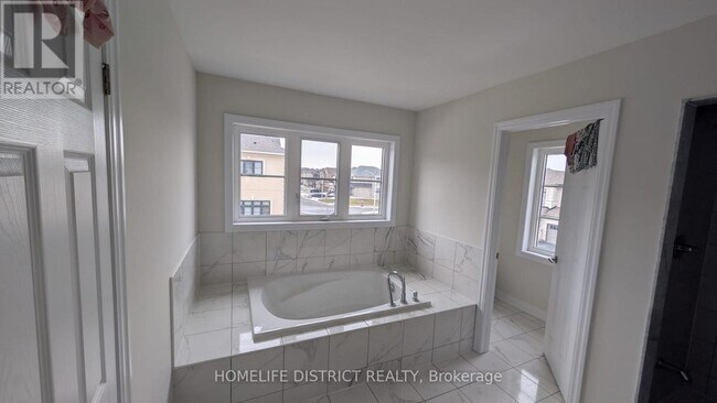 Photo du bâtiment - 160 Belmont Dr