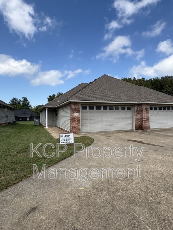 Primary Photo - 2823 Fairway Hamlet Ct