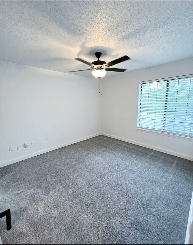 The Maxwell Apartments 4515 Walnut St Kansas City, MO