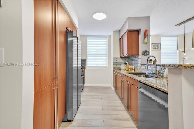 Building Photo - 2080 S Ocean Dr
