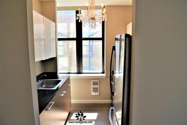 Building Photo - 2 bedroom in NEW YORK NY 10004