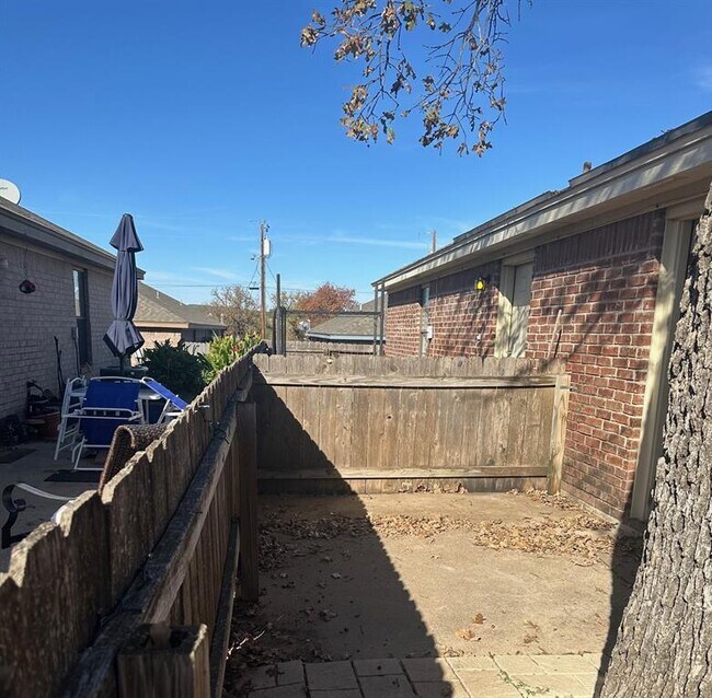 Foto del edificio - 709 Willowood