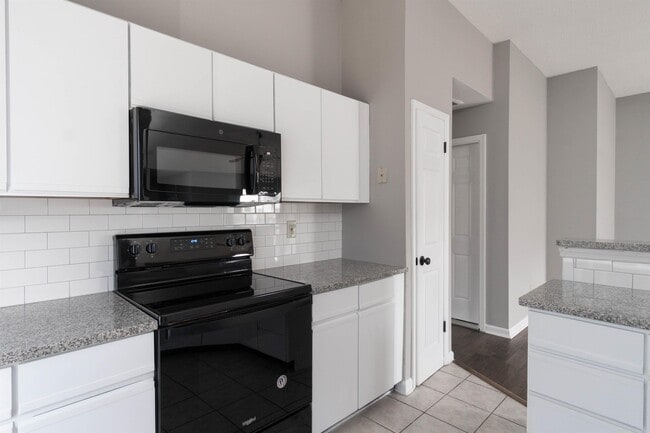 Building Photo - 124 Bridle Trace Ln