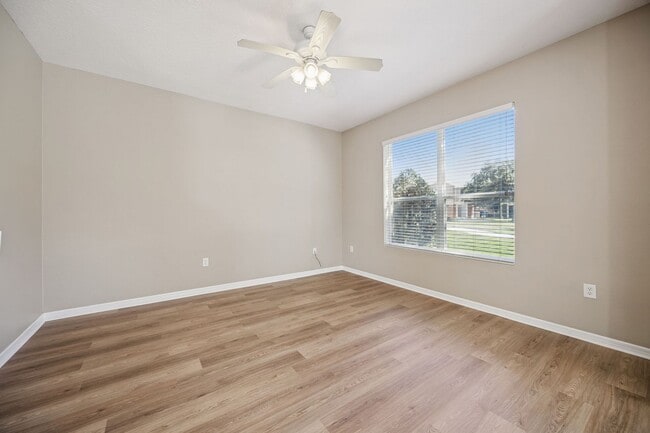 Foto del edificio - Gorgeous 3/2.5/2 Townhome in Gated Tucker Oaks!