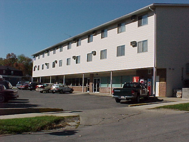 Building Photo - 400 W 2nd St