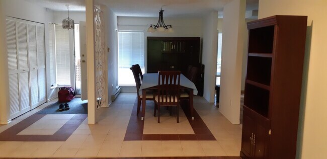 Dinning Room - 444 49th Av W