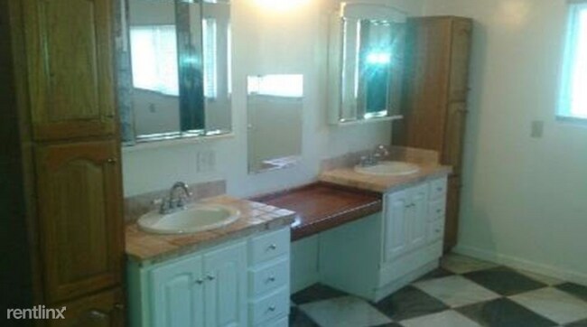 Building Photo - 4 br, 4.5 bath House - 1408 Gravatt Ln