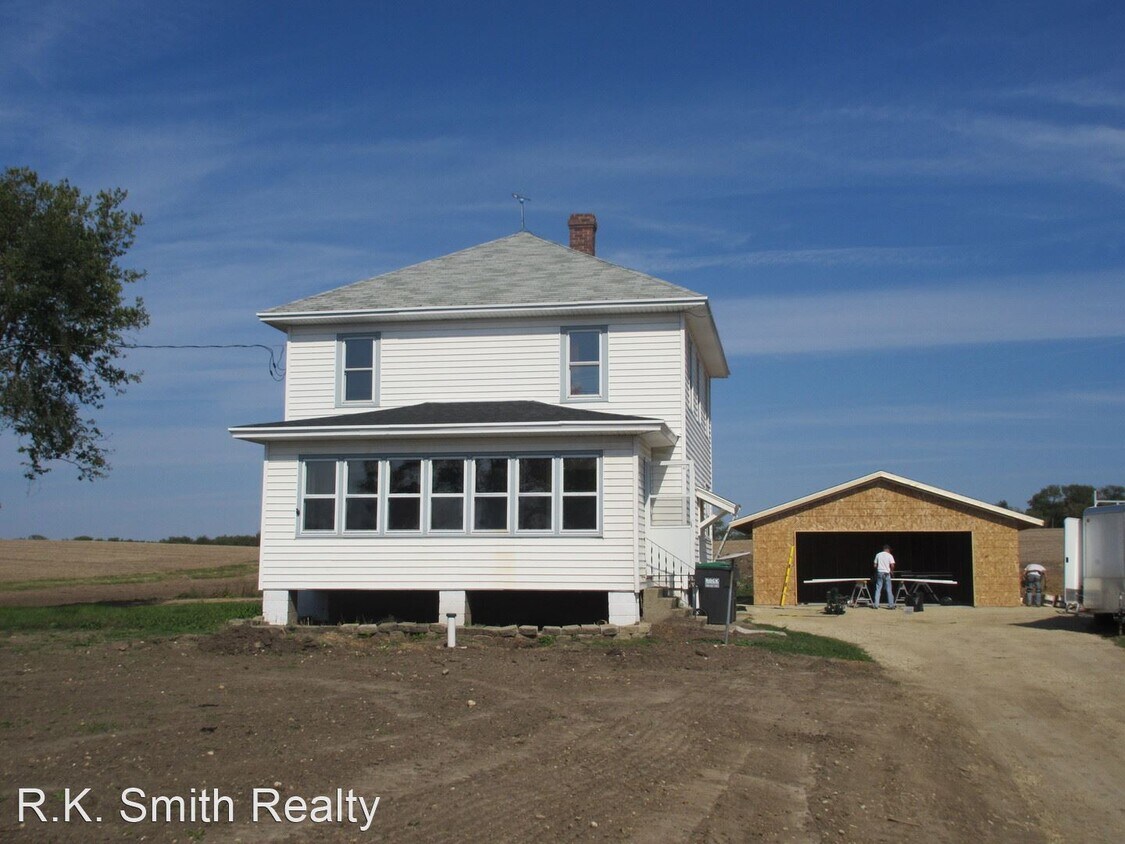 3908 W Mineral Point Rd, Janesville, WI 53548 House for Rent in