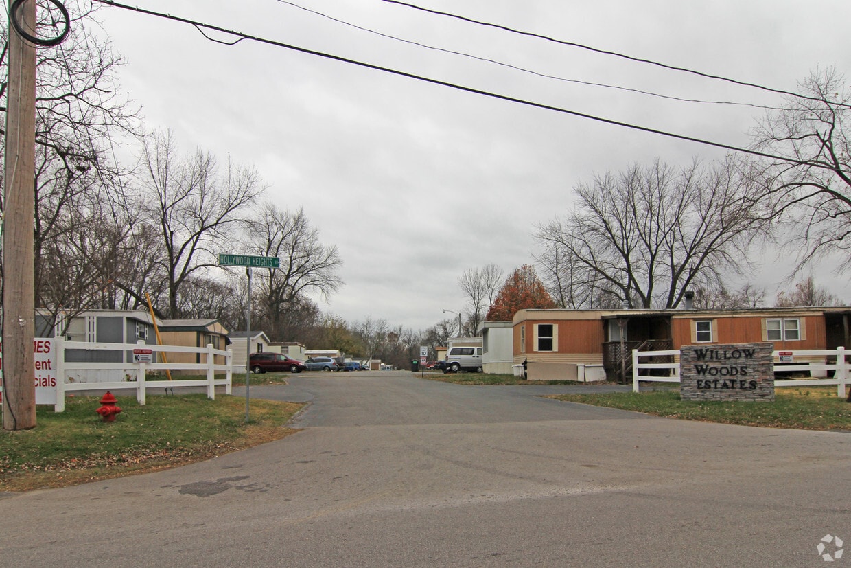 27 Willow Wood Ct, Caseyville, IL 62232 Apartments in Caseyville, IL