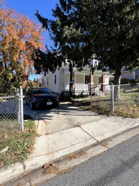 Photo - 4510 Heath St House