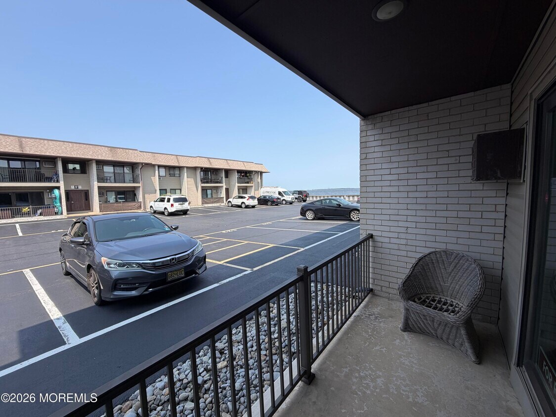 Foto del edificio - 330 Shore Dr