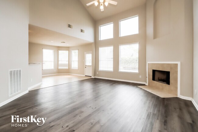 Foto del edificio - 14419 Stonebury Trail Ln