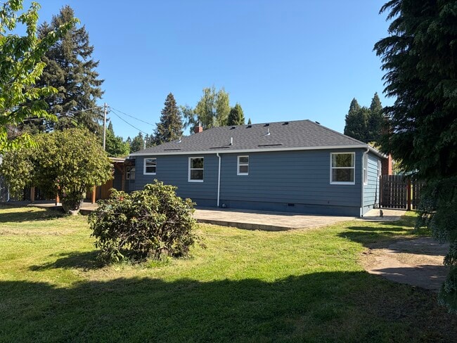 Building Photo - 15119 SE Kronberg Ave