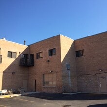 Building Photo - 5911 N Northwest Hwy