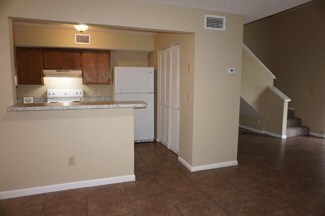 Foto del edificio - 2/2 townhome