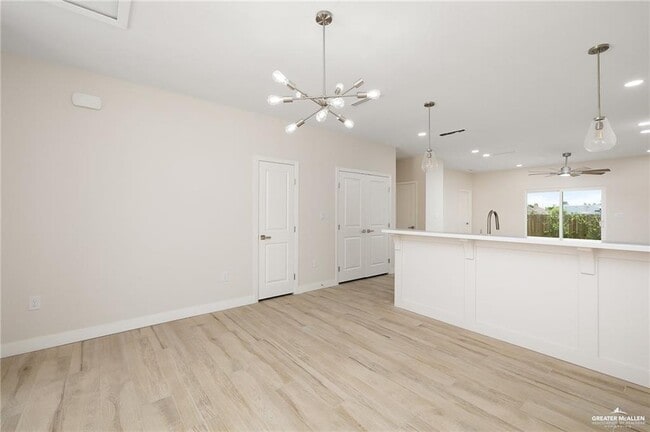 Foto del edificio - 13 East St