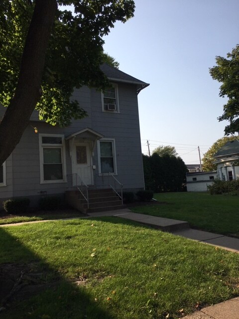Outside - 1522 N Main St