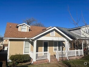 Building Photo - 2222 Ashwood Ave