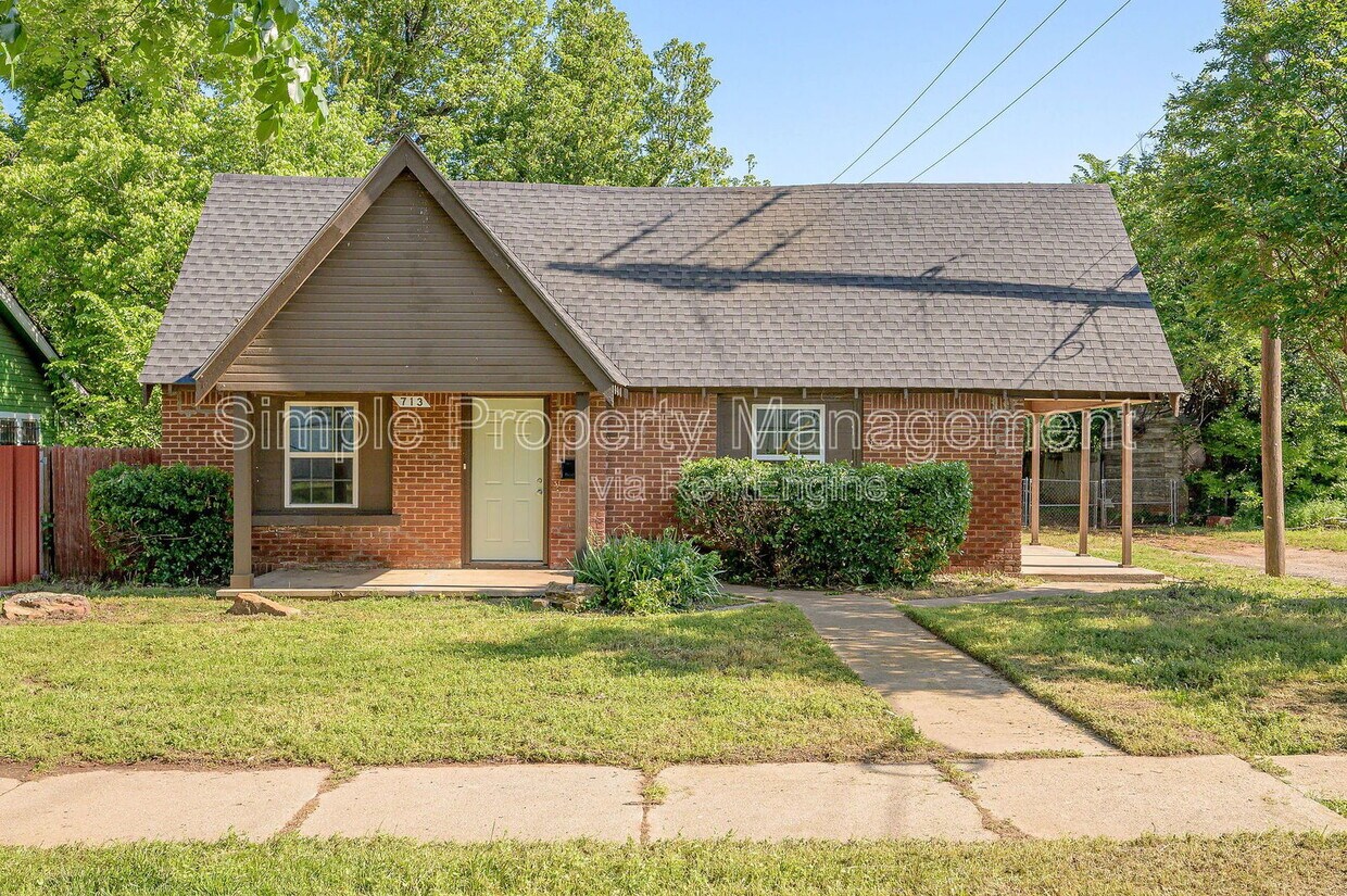 Primary Photo - 713 SW 25th St