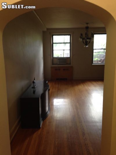 Building Photo - 422 Larchmont Acres