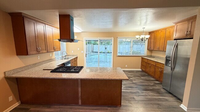 Foto del edificio - 3263 Lake Arrowhead Ave