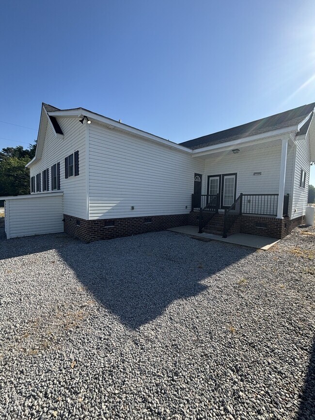 Foto del edificio - 5018 Bryant Pond Rd