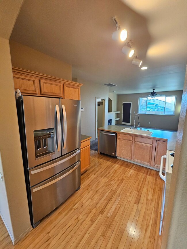 Foto del edificio - Beautiful 3 bed, 2.5 bath home in Fife
