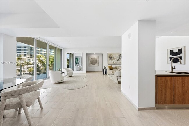 Foto del edificio - 10281 W Bay Harbor Dr