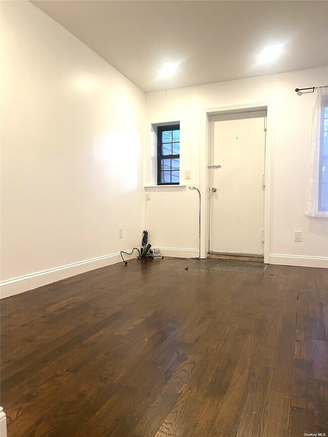 Building Photo - 703 Greene Ave