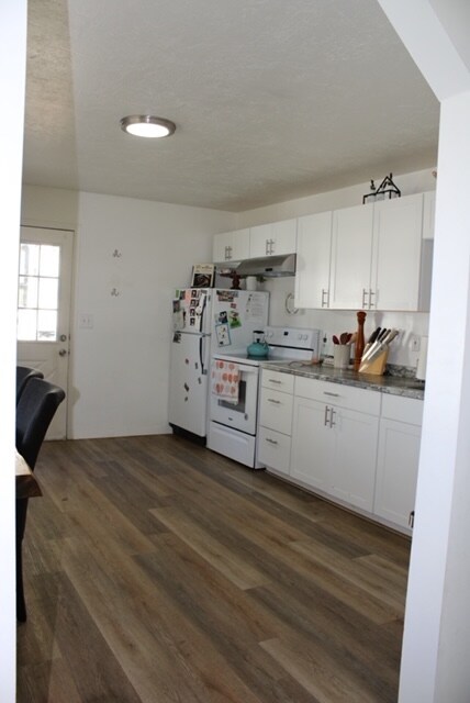 Foto del edificio - 84 W Main St